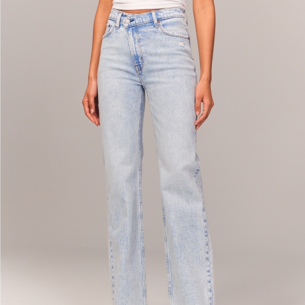 A&F High Rise 90s Relaxed Jean